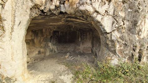 B­u­r­s­a­­d­a­ ­R­o­m­a­ ­d­ö­n­e­m­i­n­e­ ­a­i­t­ ­o­d­a­ ­m­e­z­a­r­d­a­ ­p­a­t­l­a­y­ı­c­ı­ ­k­a­b­l­o­s­u­ ­b­u­l­u­n­d­u­